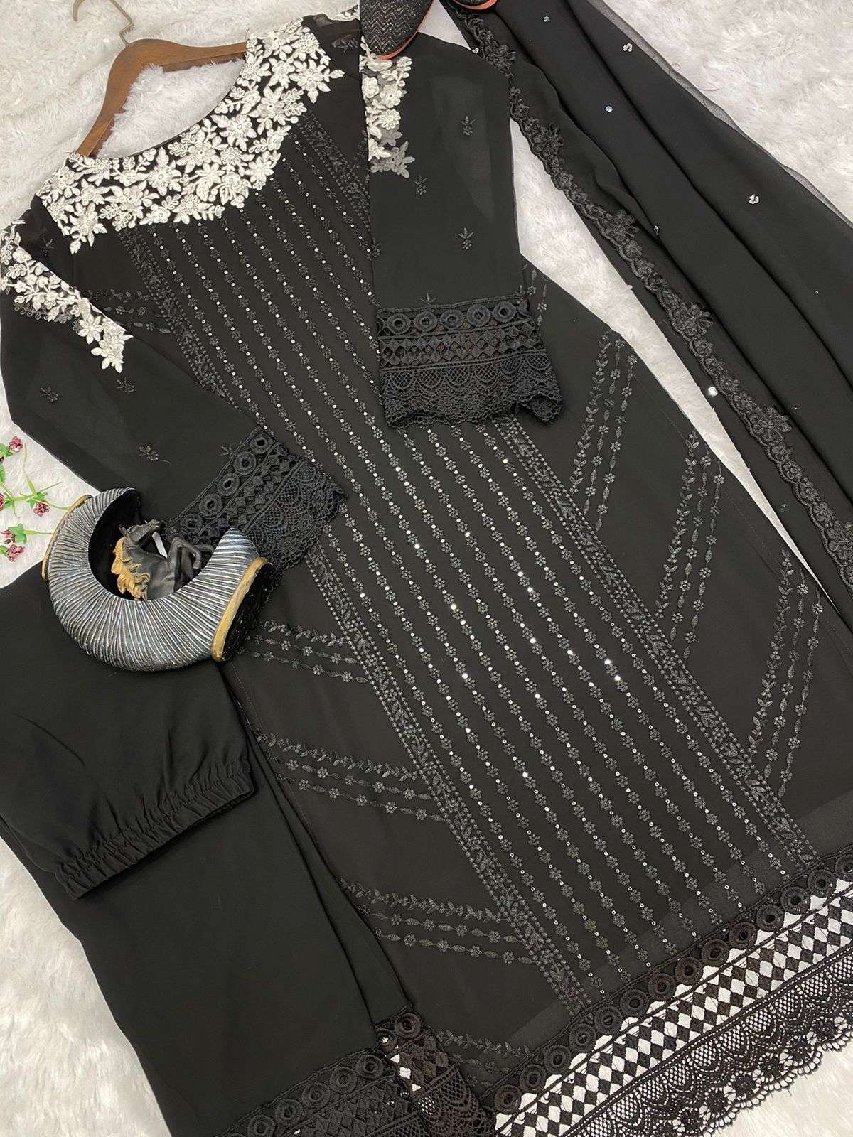BE 128 KURTI SET