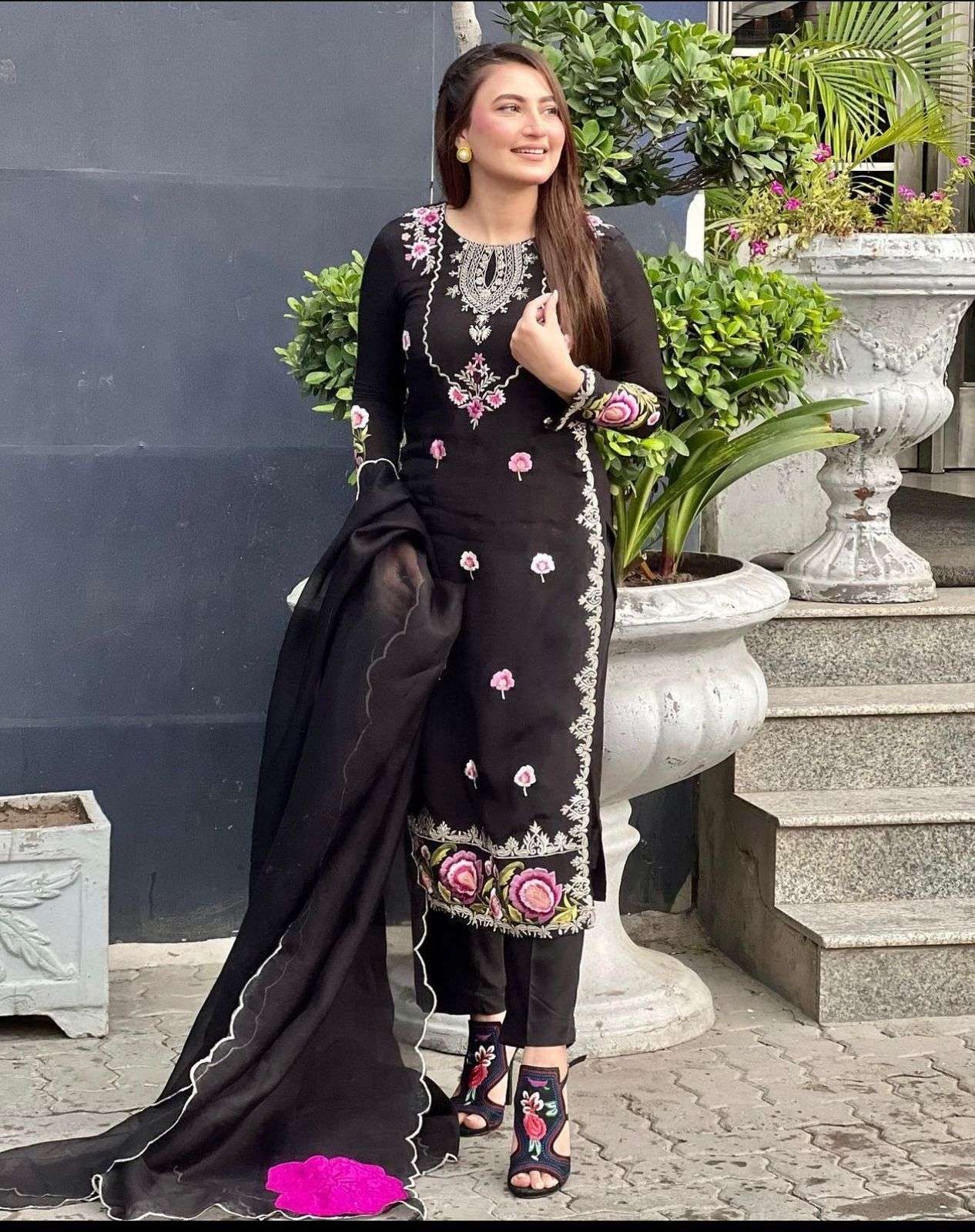 FD 8004 PAKISTANI SUIT