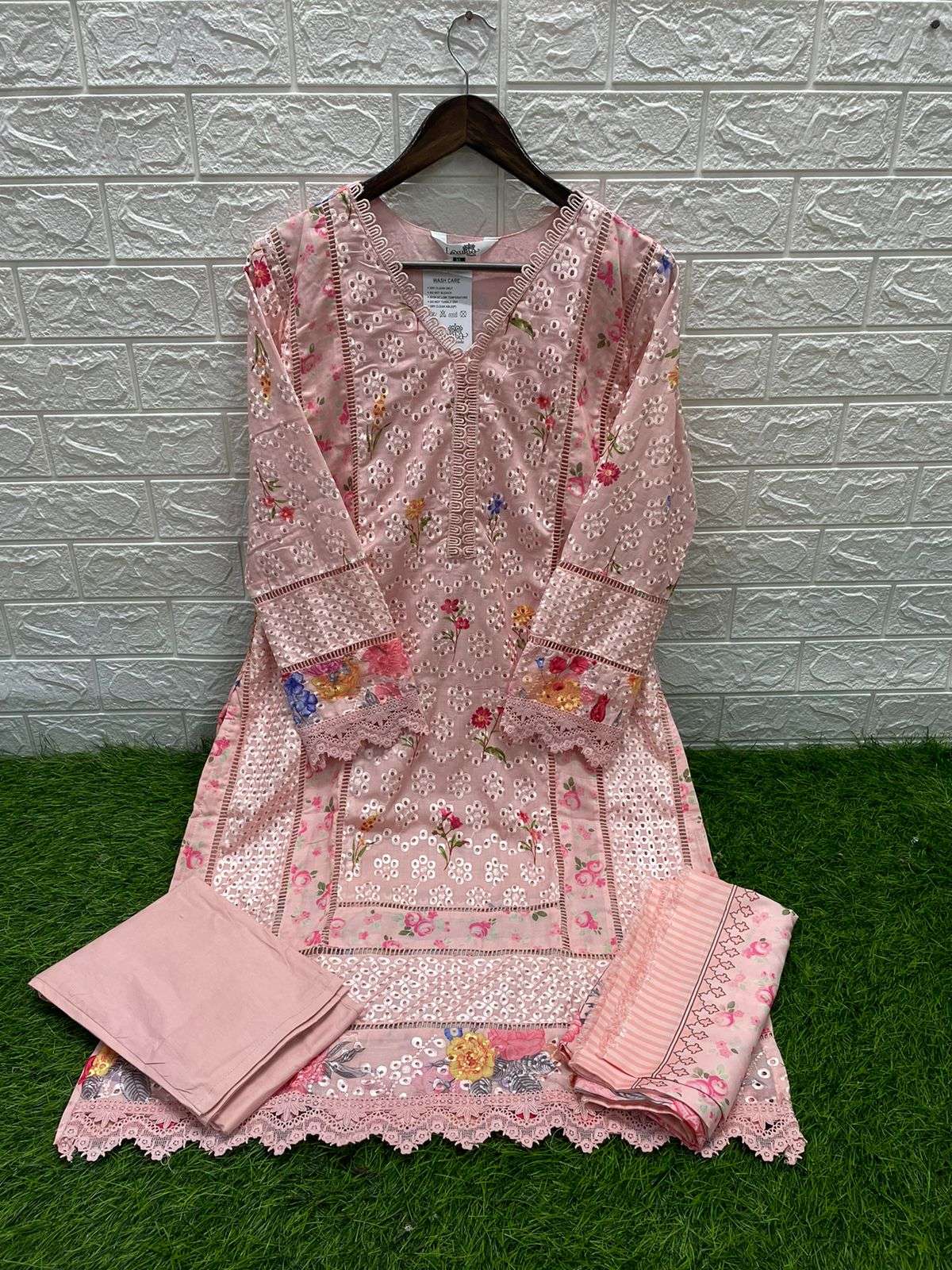 LAXURIA TRENDZ D NO 1289 BEAUTIFUL DESIGNER SUIT