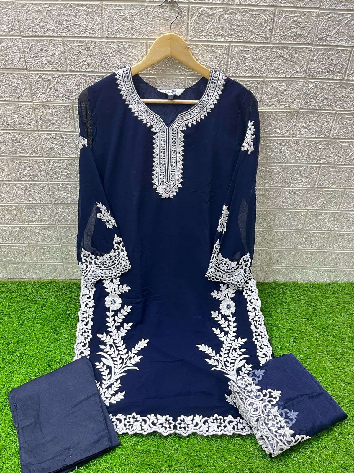 LAXURIA TRENDZ D NO 1322 GEORGETTE BEAUTIFUL DESIGNER SUIT