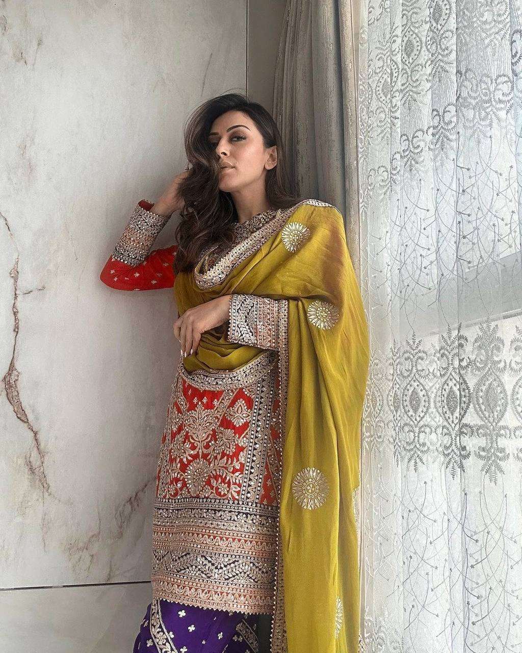 LC 1192 PAKISTANI STYLE SUIT