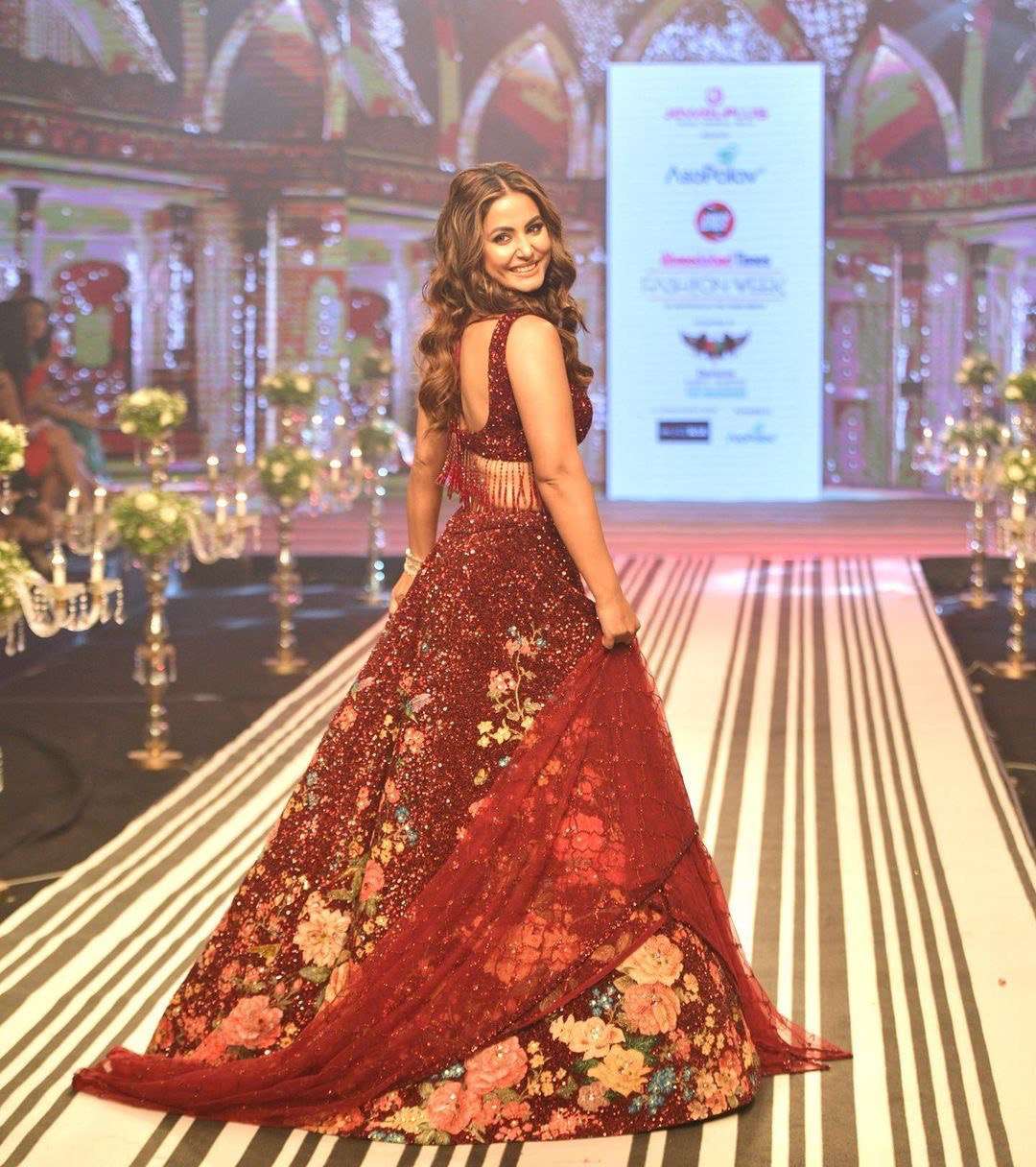LG 540 LEHENGA CHOLI