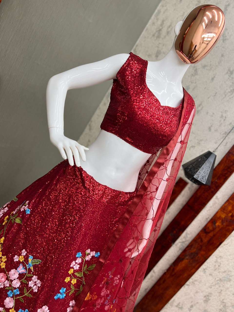 LG 540 LEHENGA CHOLI