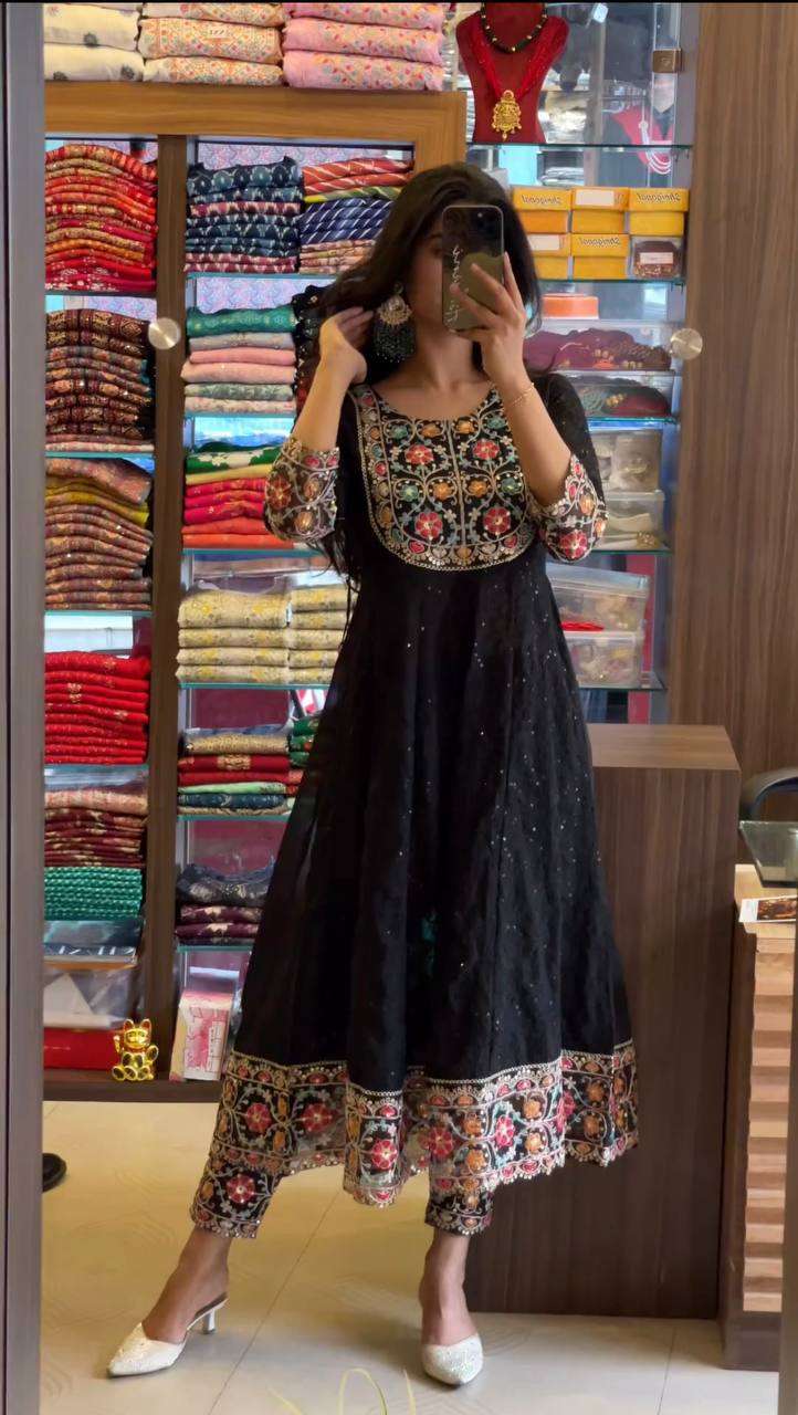 MF 385 KURTI SET