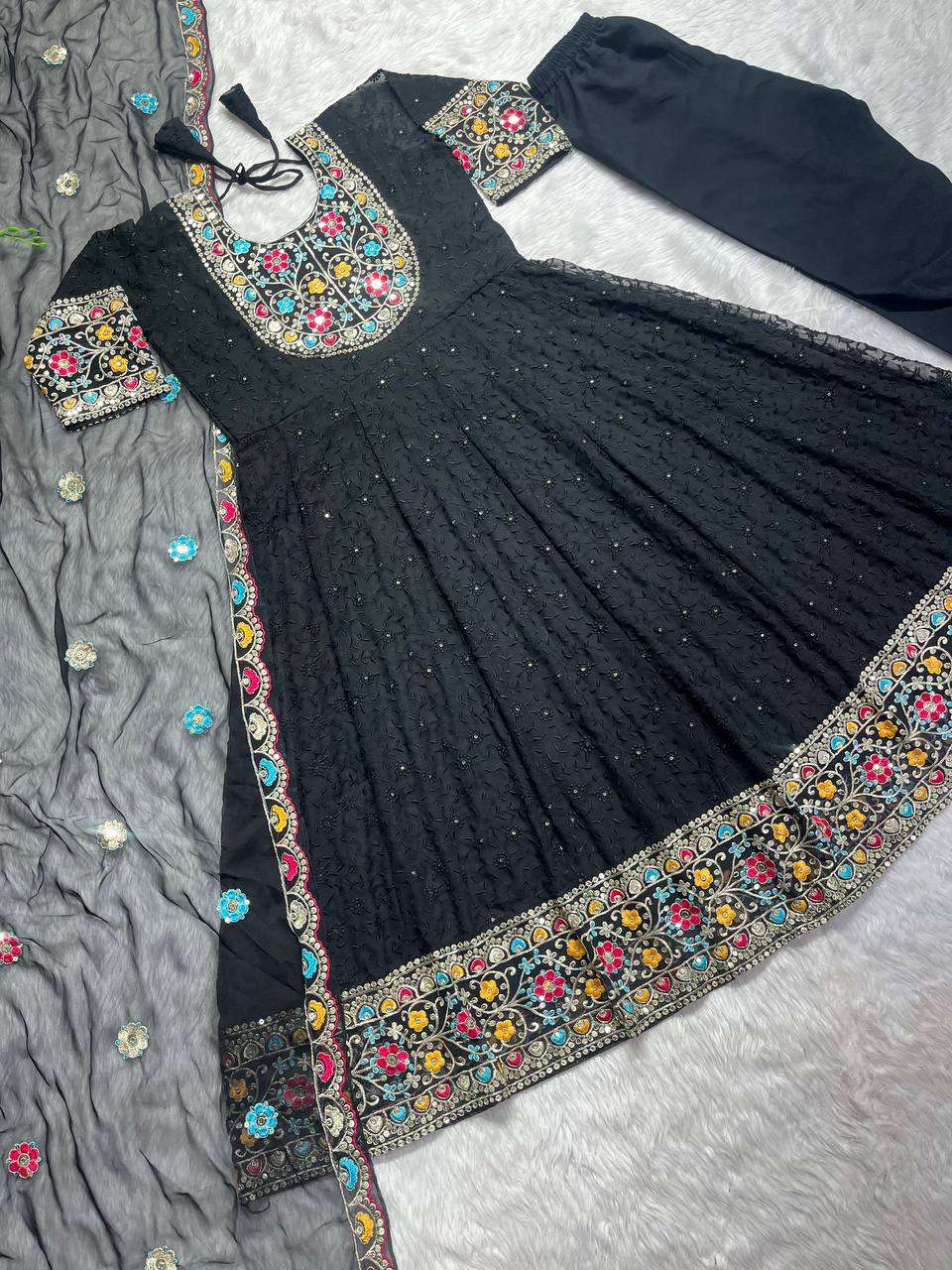 MF 385 KURTI SET