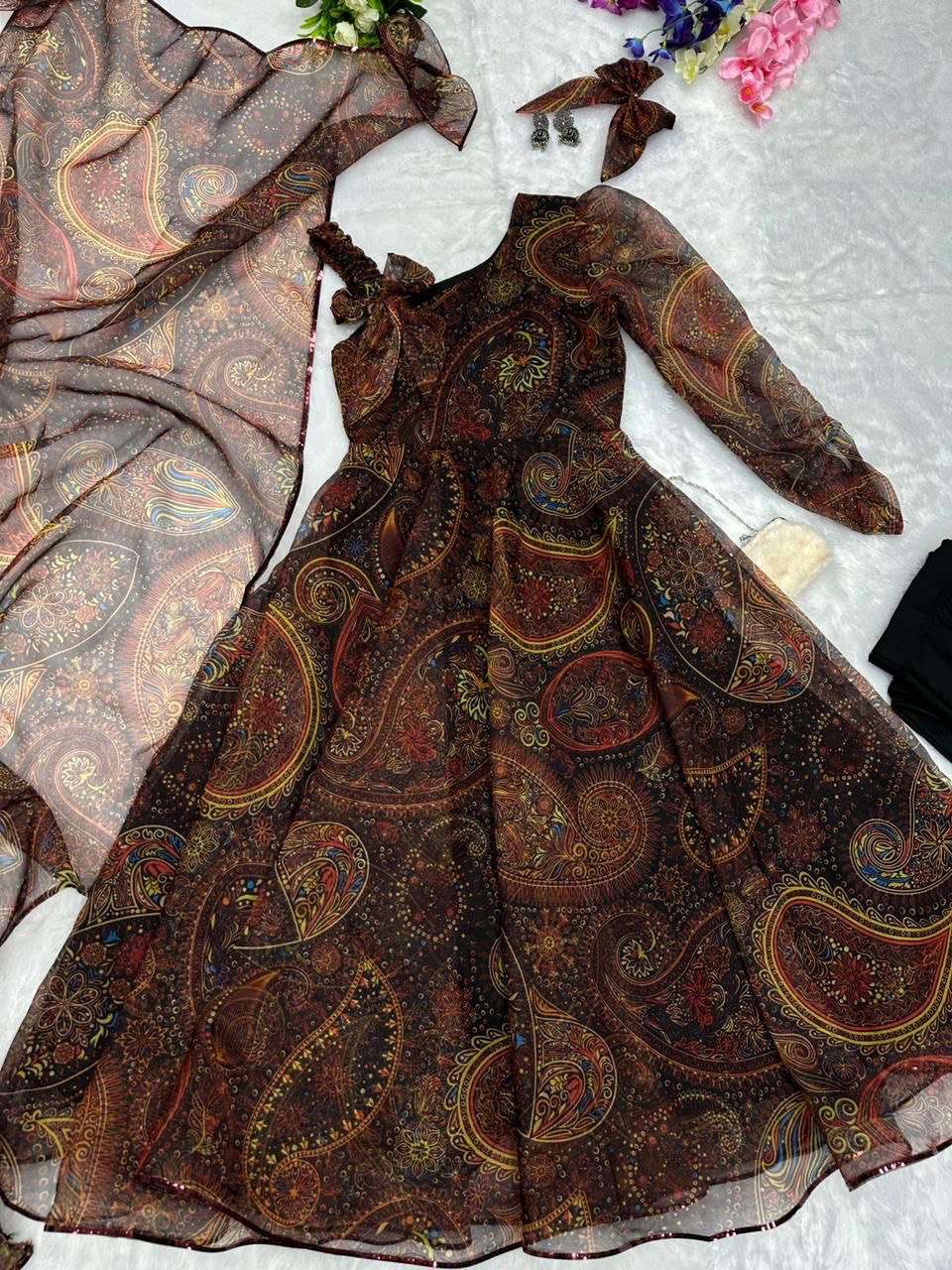 SC 143 KURTI SET