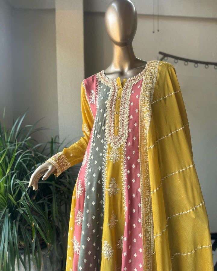 ST 130 PAKISTANI SUIT