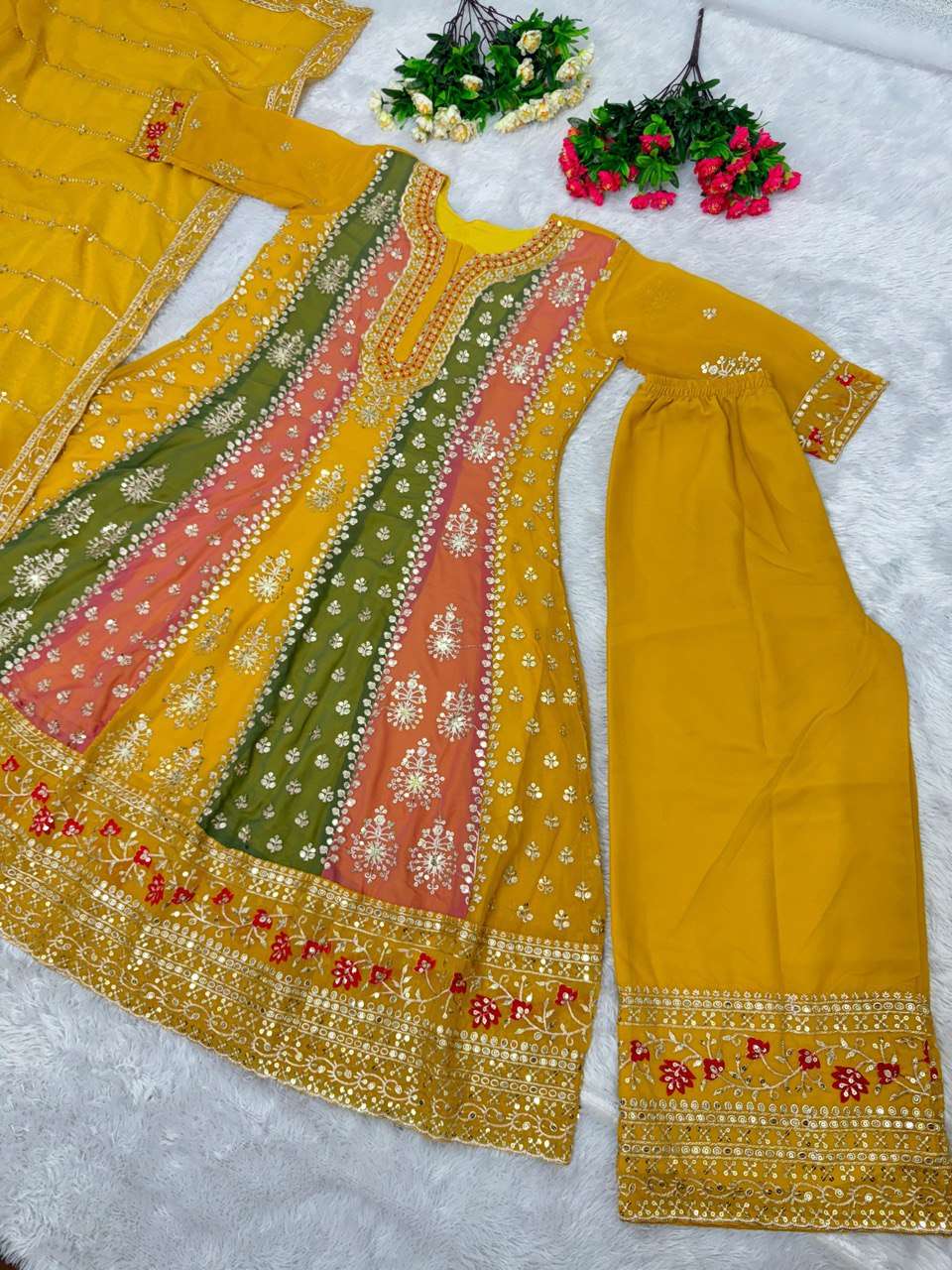 ST 130 PAKISTANI SUIT
