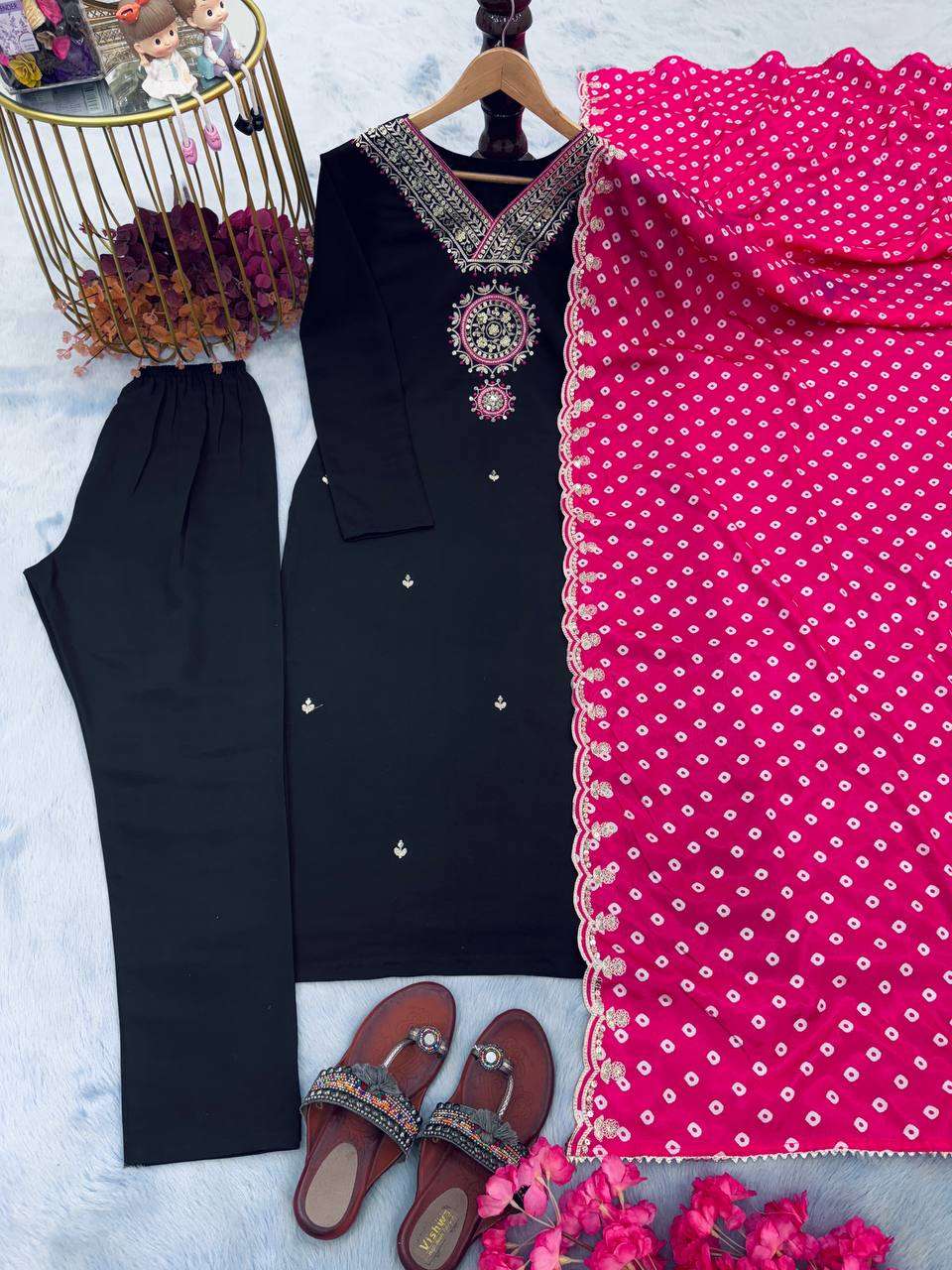 AD 147 KURTI SET