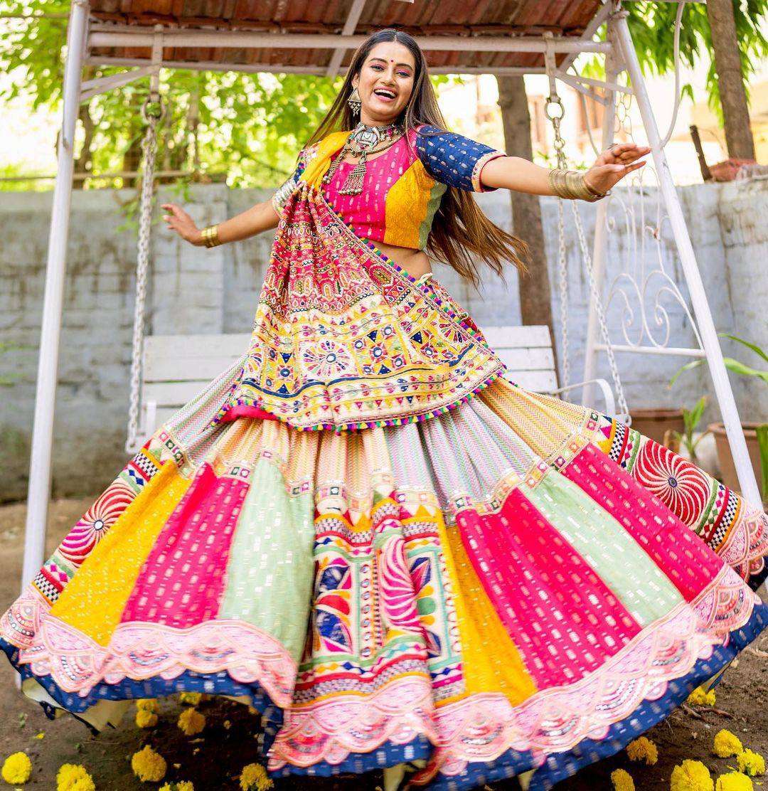 ALC 023 LEHENGA CHOLI