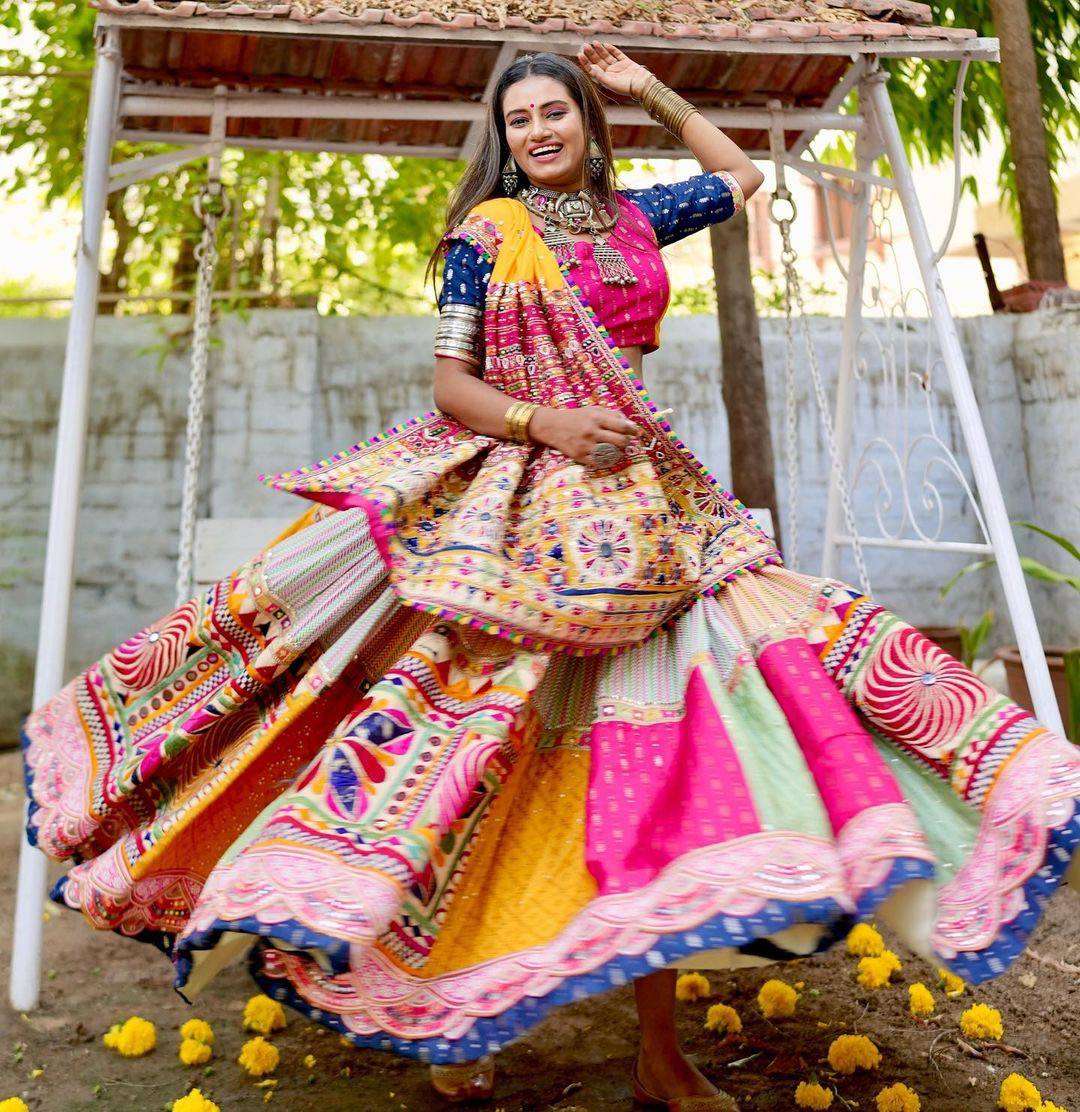 ALC 023 LEHENGA CHOLI