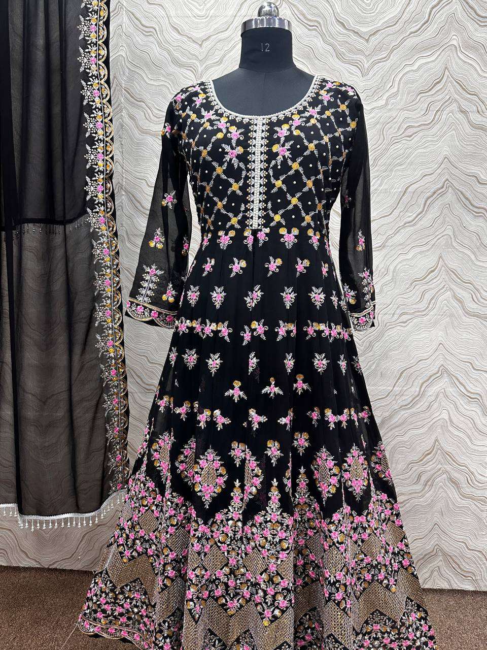 DHK 1264 GOWN SET