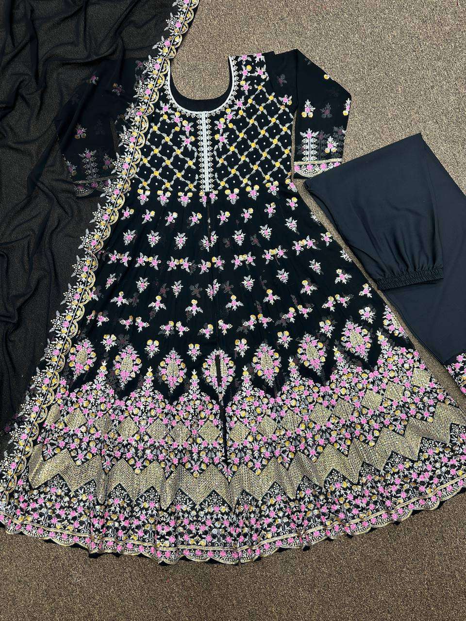 DHK 1264 GOWN SET