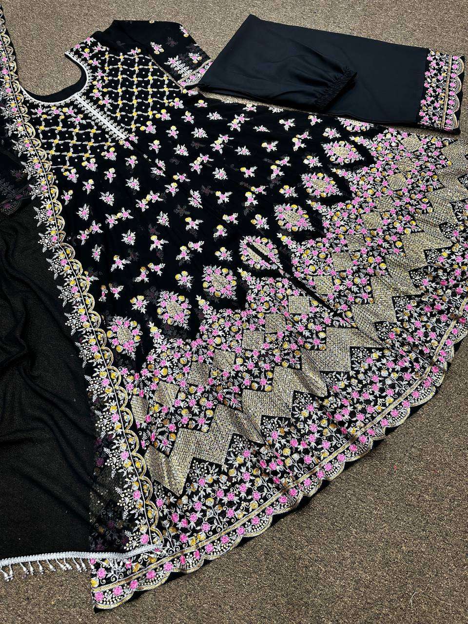 DHK 1264 GOWN SET