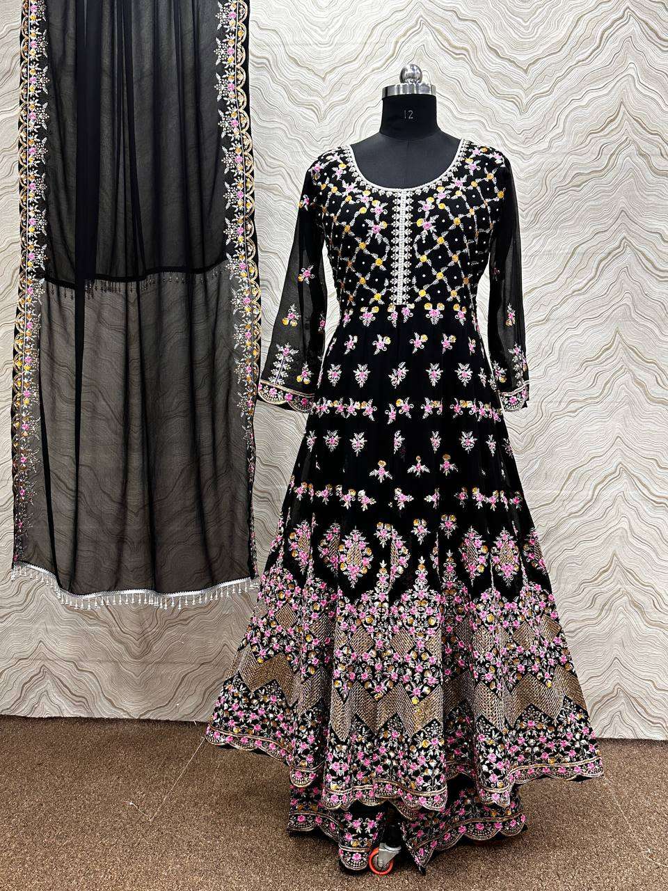 DHK 1264 GOWN SET