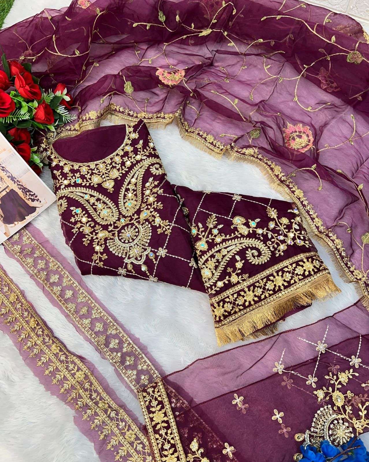 DINSAA SUIT D NO 241 ORGANZA HEAVY EMBROIDERED SUIT