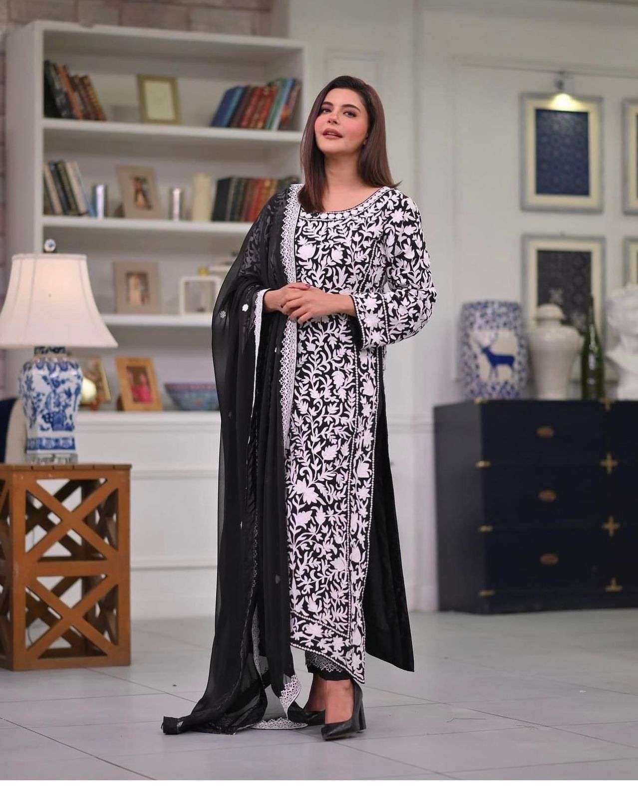 FD 8014 KURTI SET