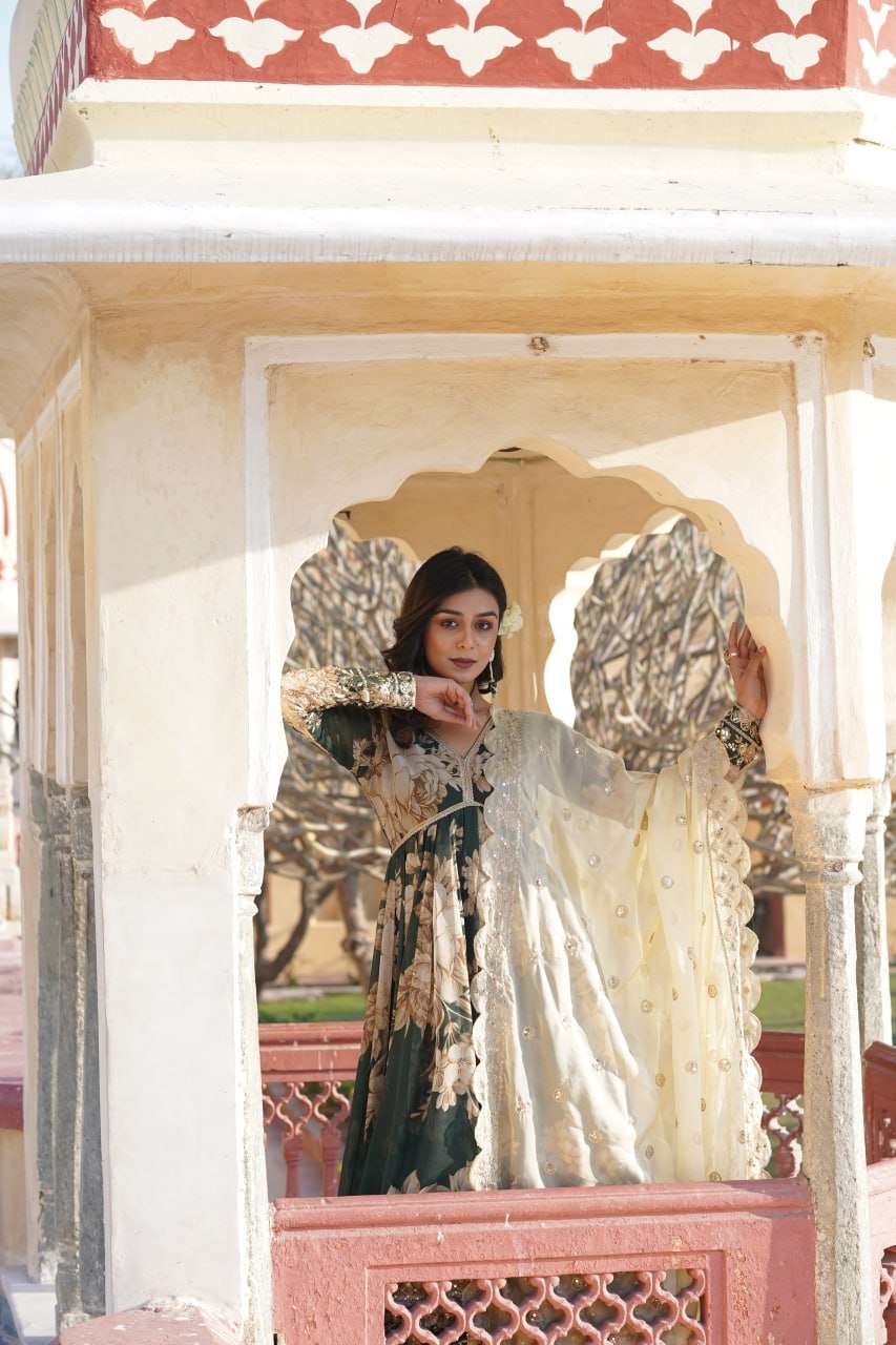 KA 1086 ALIA CUT GOWN