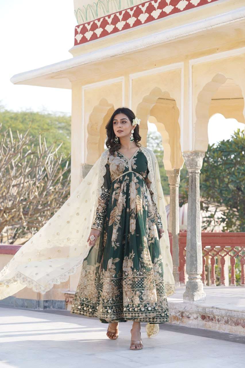KA 1086 ALIA CUT GOWN