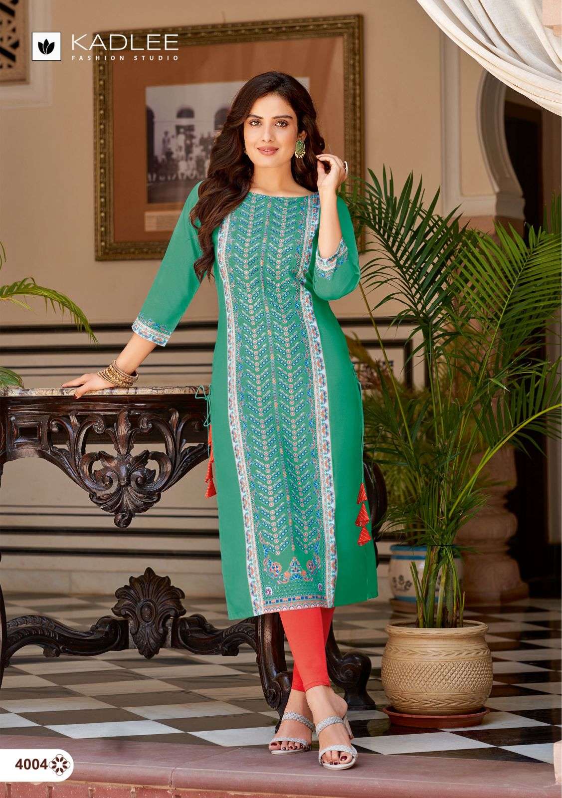 KADLEE FASHION NIHARIKA LADIES RAYON KURTI