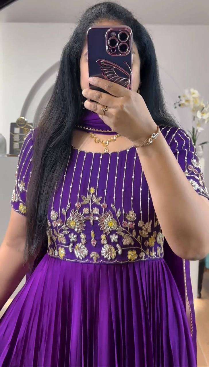 KD 1423 GOWN DUPATTA