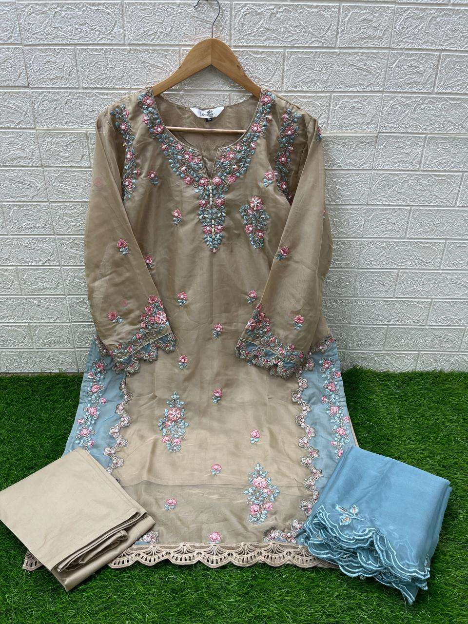 LAXURIA TRENDZ D NO 1302 ORGANZA BEAUTIFUL DESIGNER SUIT