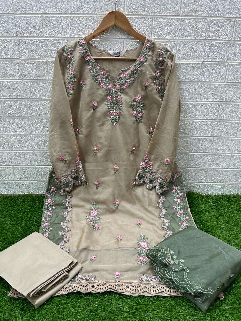 LAXURIA TRENDZ D NO 1302 ORGANZA BEAUTIFUL DESIGNER SUIT