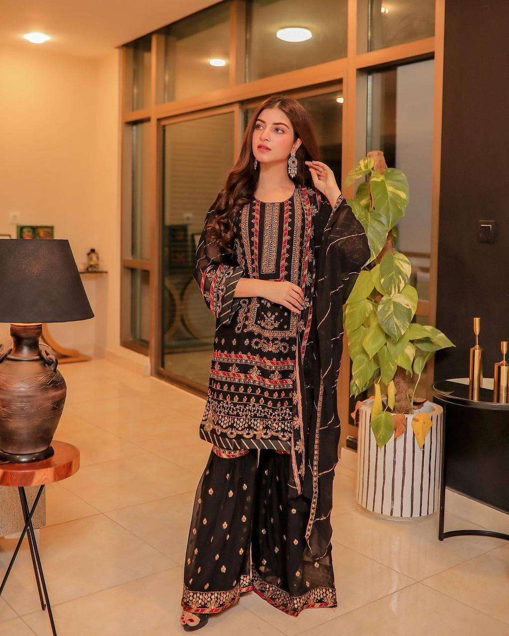 LC 1210 PAKISTANI SUIT