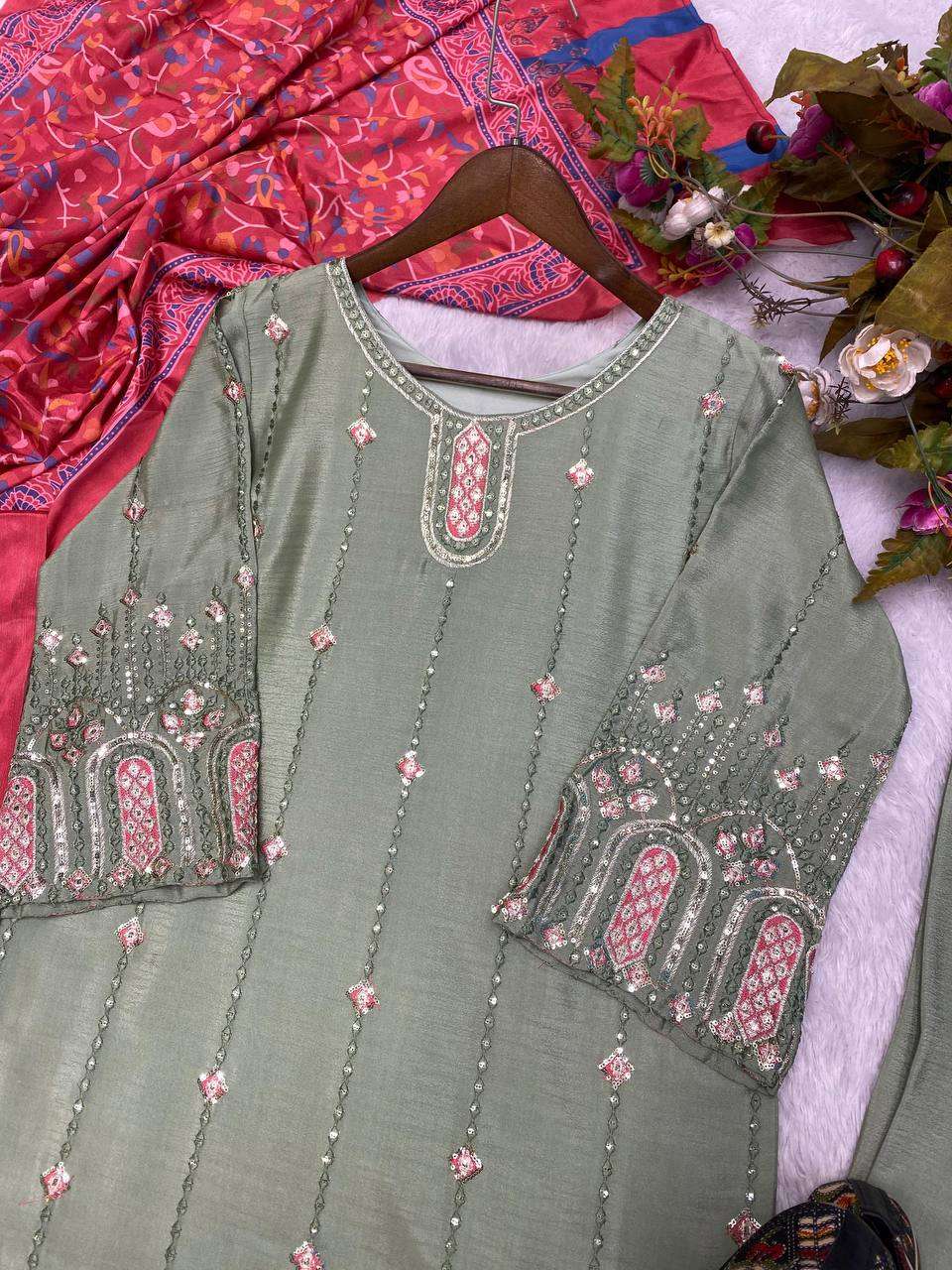 LG 1827 PAKISTANI STYLE SUIT
