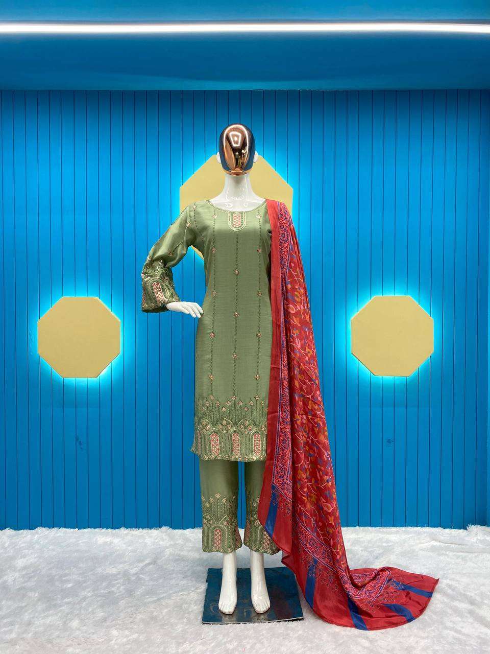 LG 1827 PAKISTANI STYLE SUIT