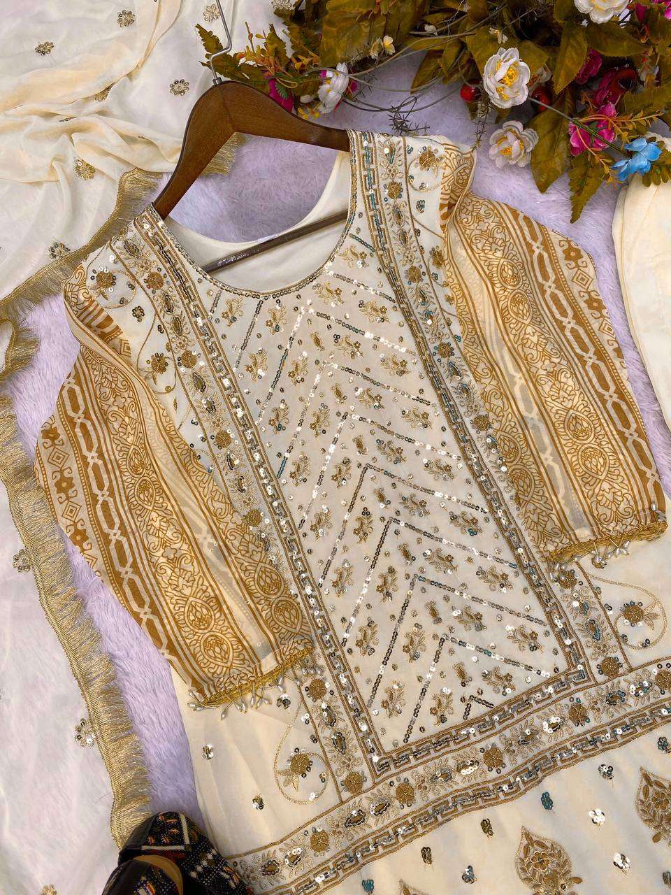 LG 1829 PAKISTANI STYLE SUIT