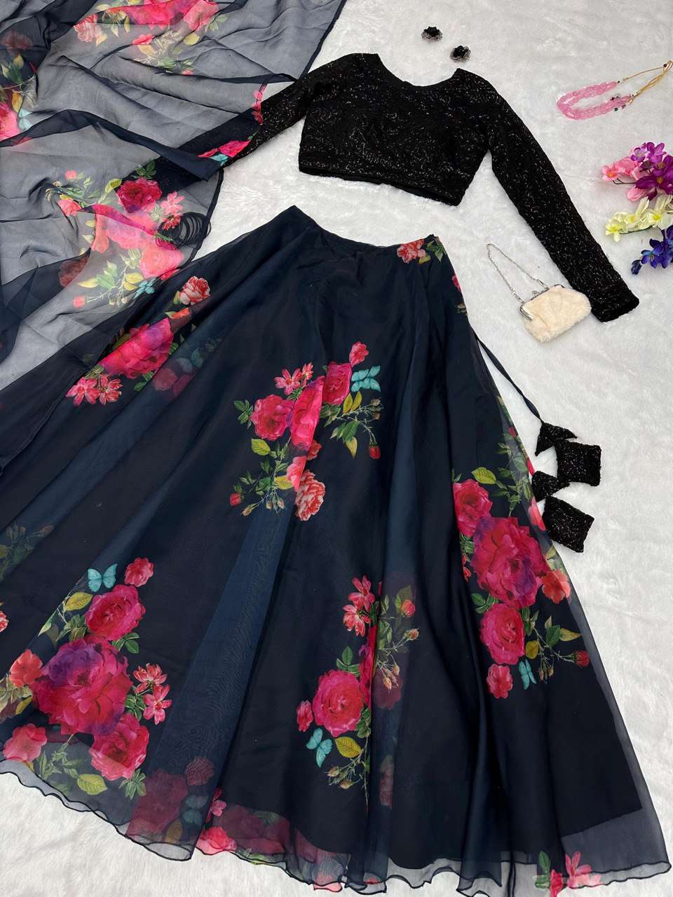 SC 173 LEHENGA CHOLI