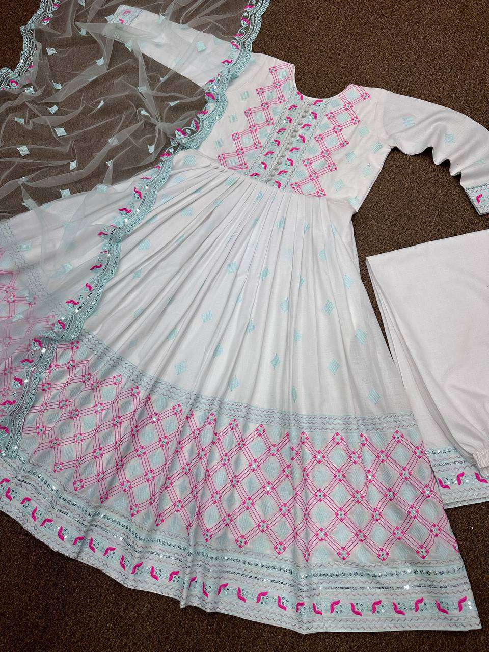 SSR 456 GOWN SET