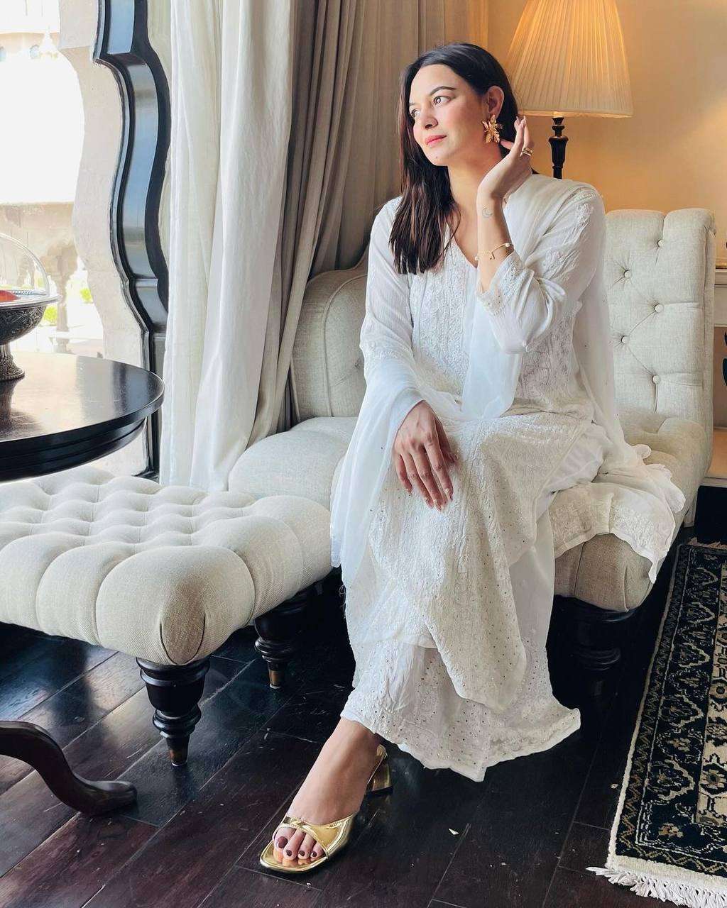 BE 246 KURTI SET