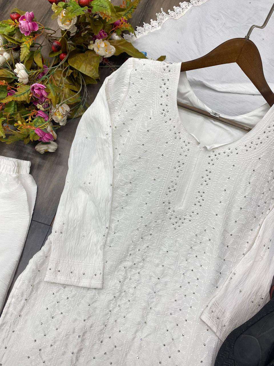 BE 246 KURTI SET
