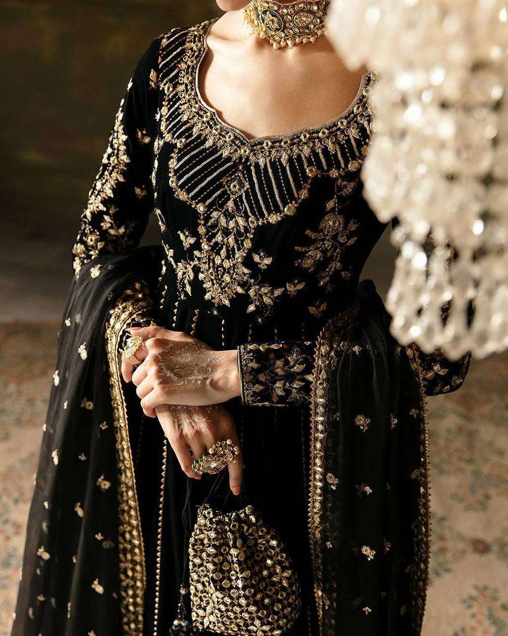 LC 1220 GOWN DUPATTA
