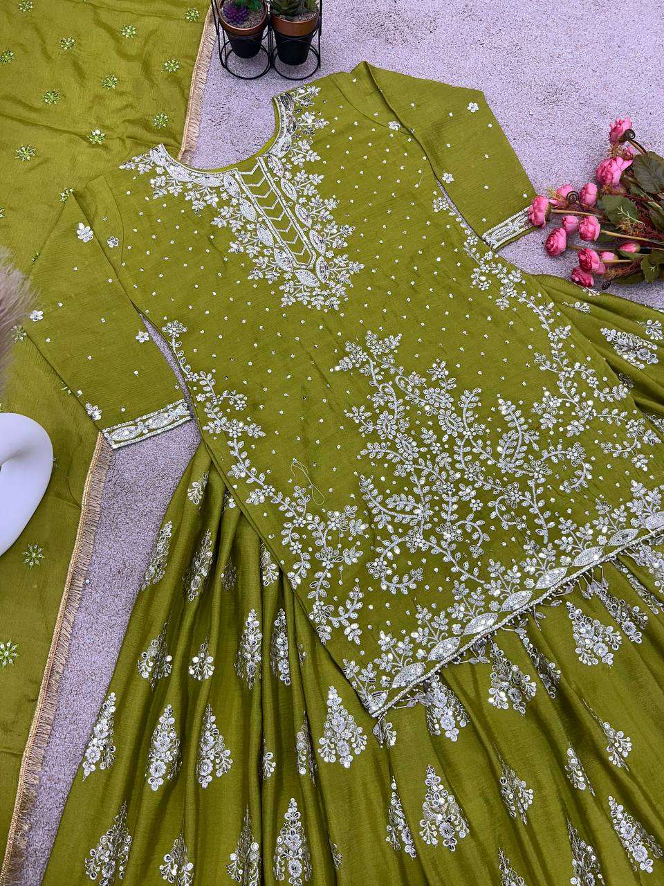 NSR 806 SHARARA SUIT