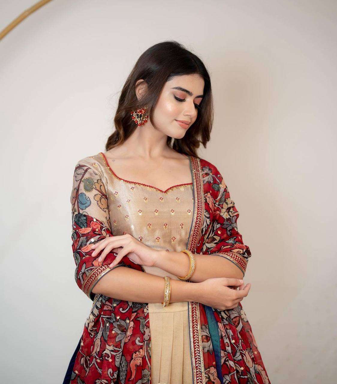 PC 364 LEHENGA CHOLI