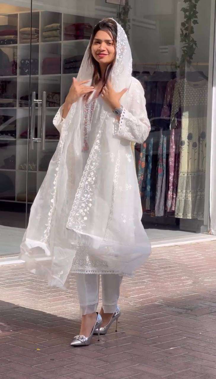 ST 149 KURTI SET