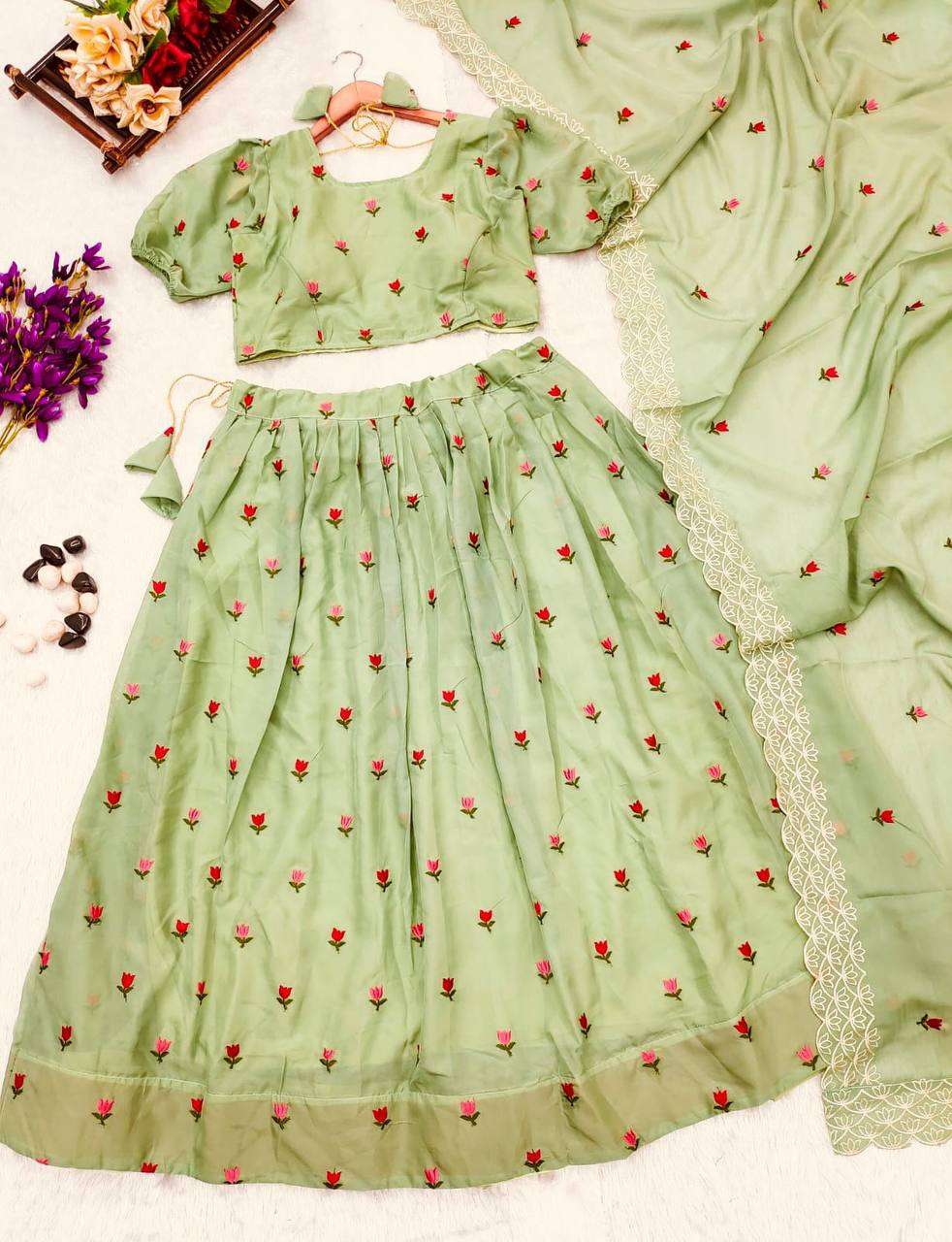 VAD 900 LEHENGA CHOLI
