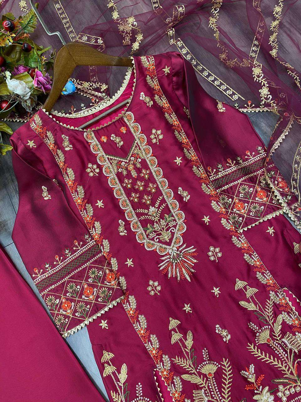 BE 251 KURTI SET