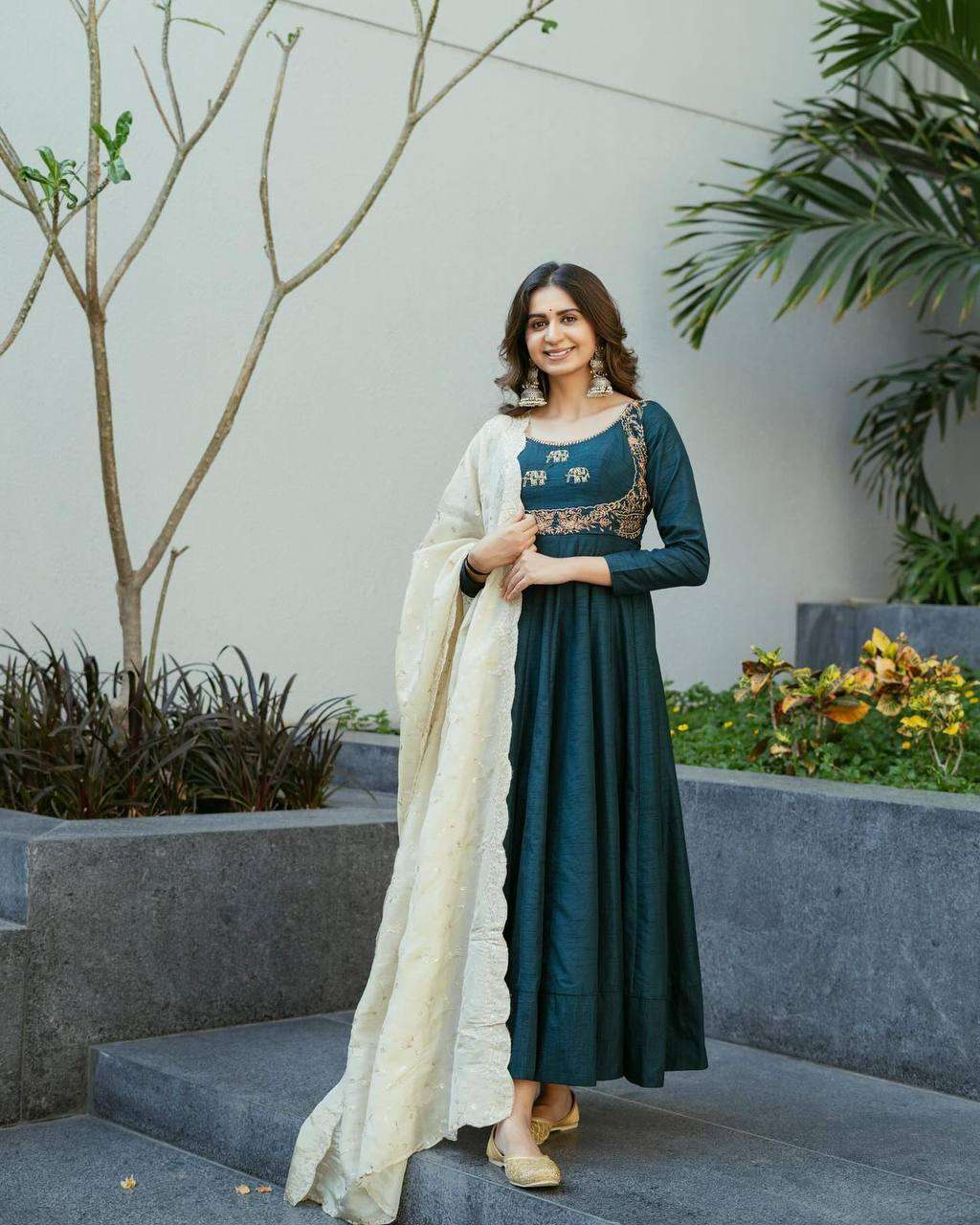 KD 1450 GOWN DUPATTA