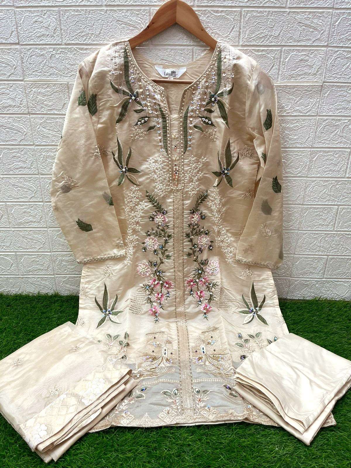 LAXURIA TRENDZ D NO 1404 ORGANZA BEAUTIFUL DESIGNER SUIT