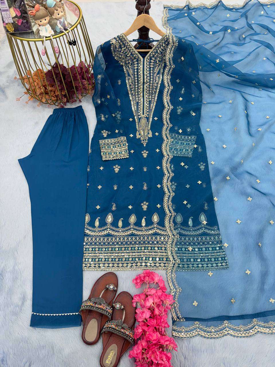 AD 162 KURTI SET