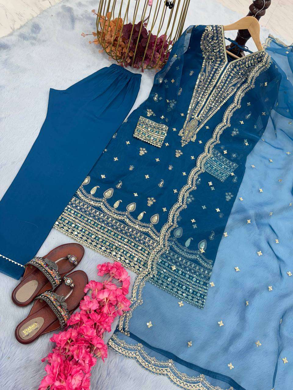 AD 162 KURTI SET