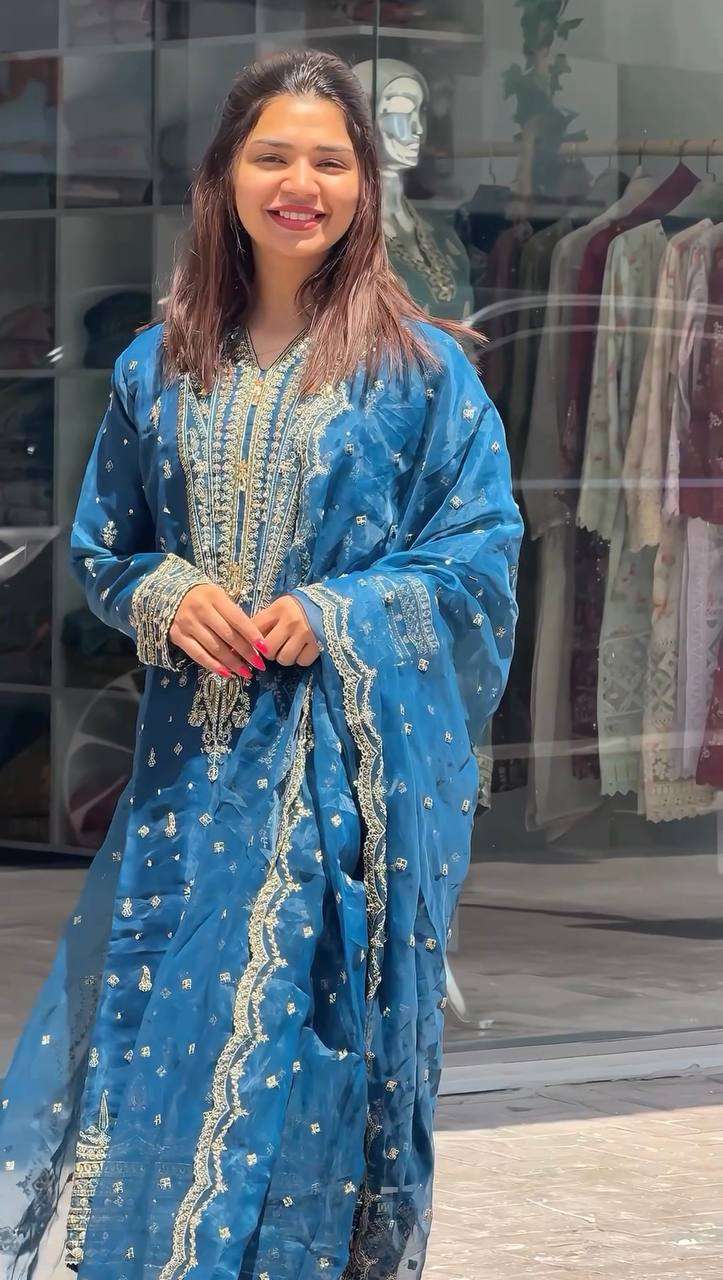 AD 162 KURTI SET