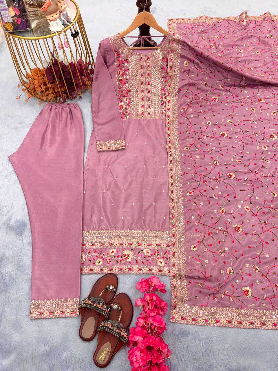 AD 163 KURTI SET