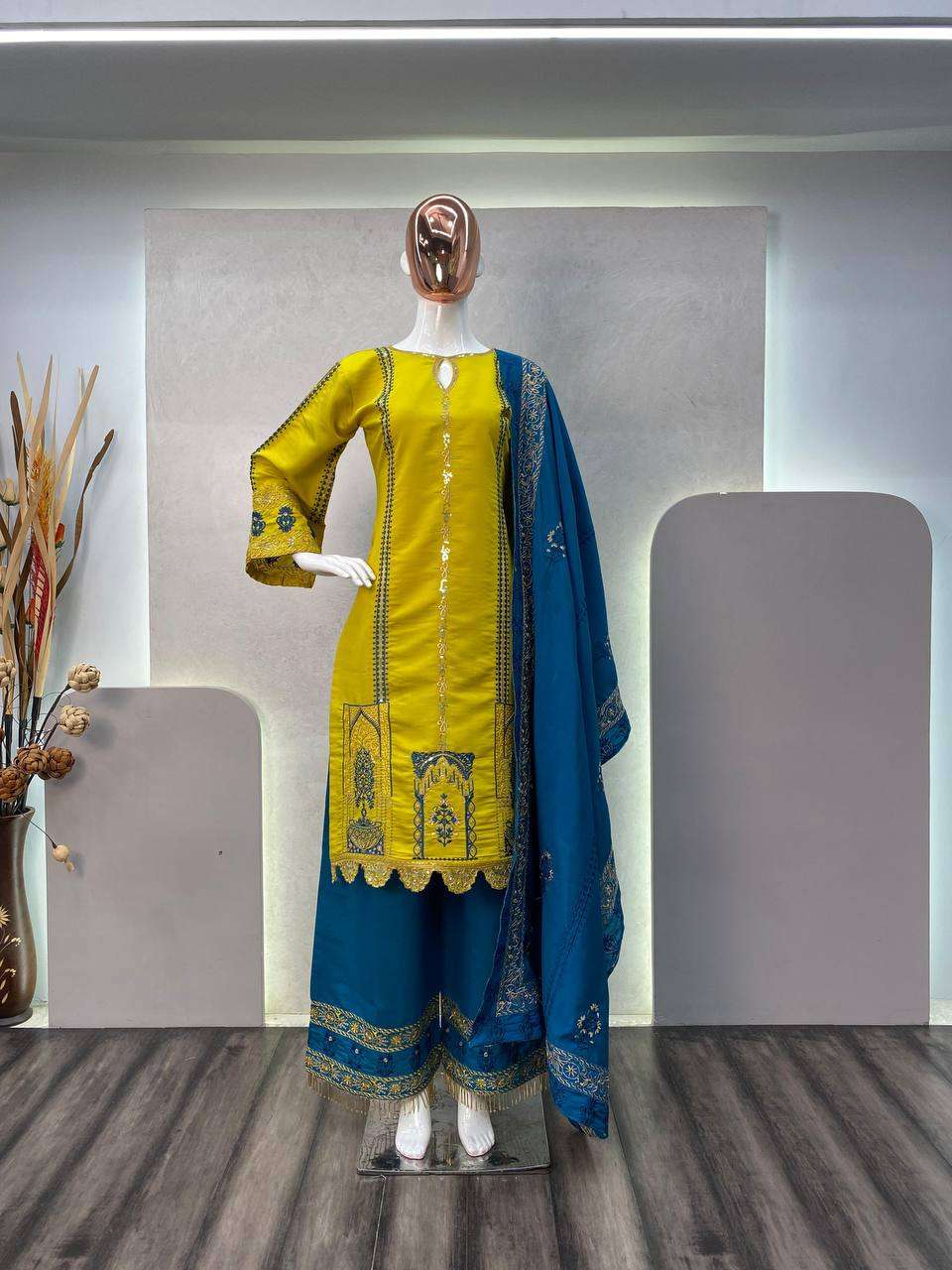 BE 256 KURTI SET
