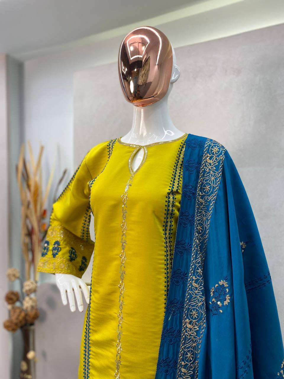 BE 256 KURTI SET