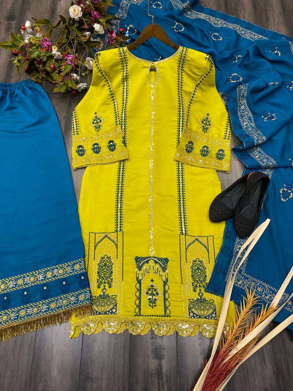 BE 256 KURTI SET